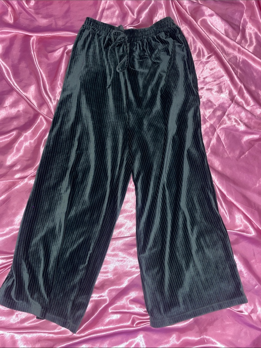 Urban Outfitters Geen Velvet Pants 💚